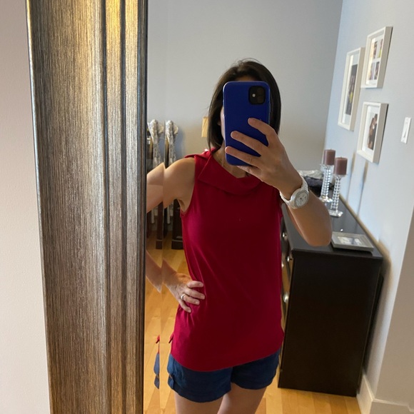 Beautiful Banana Republic sleeveless red top. - Picture 4 of 4